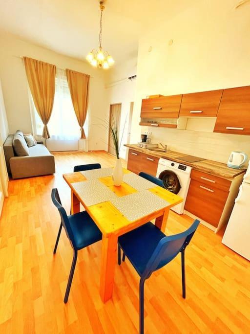 Spacious Flat Apartmán *